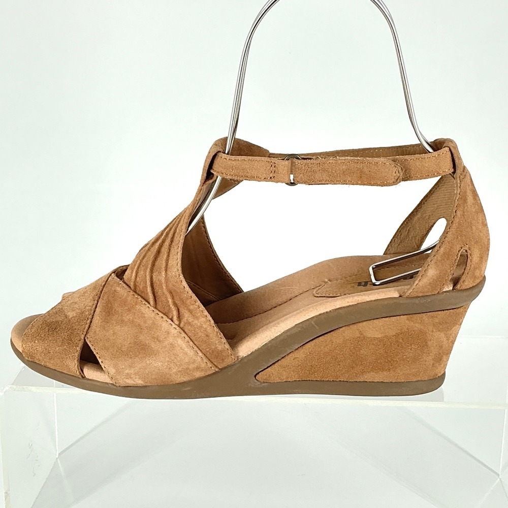 Earth Size 11 Biscuit Tan Suede Wedge Sandals Womens Ruched Ankle Strap Curvet - Picture 6 of 13